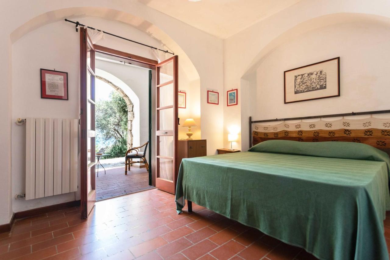 Il Posto Delle Fragole Bed & Breakfast Castro  Exterior photo